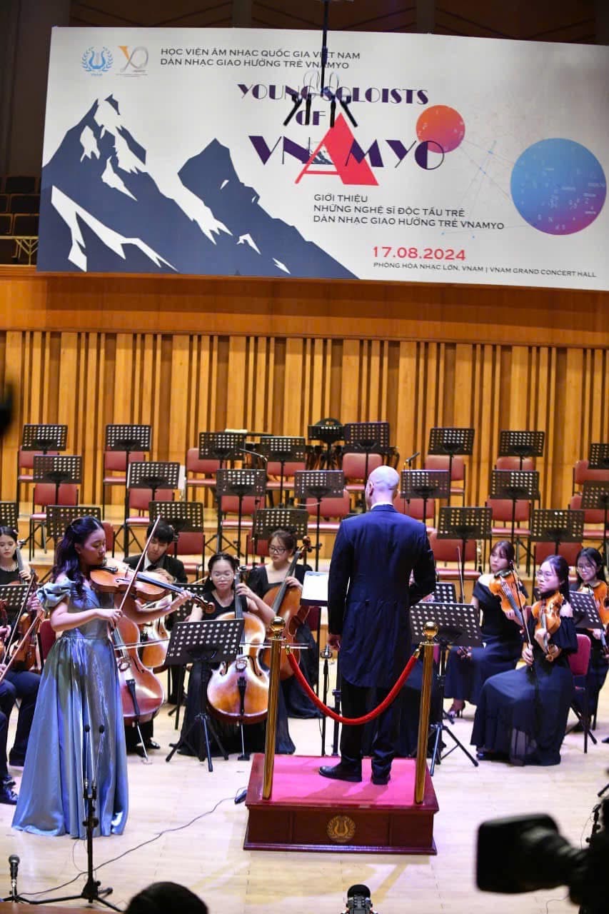 Young Soloists of VNAMYO orchestra on stage