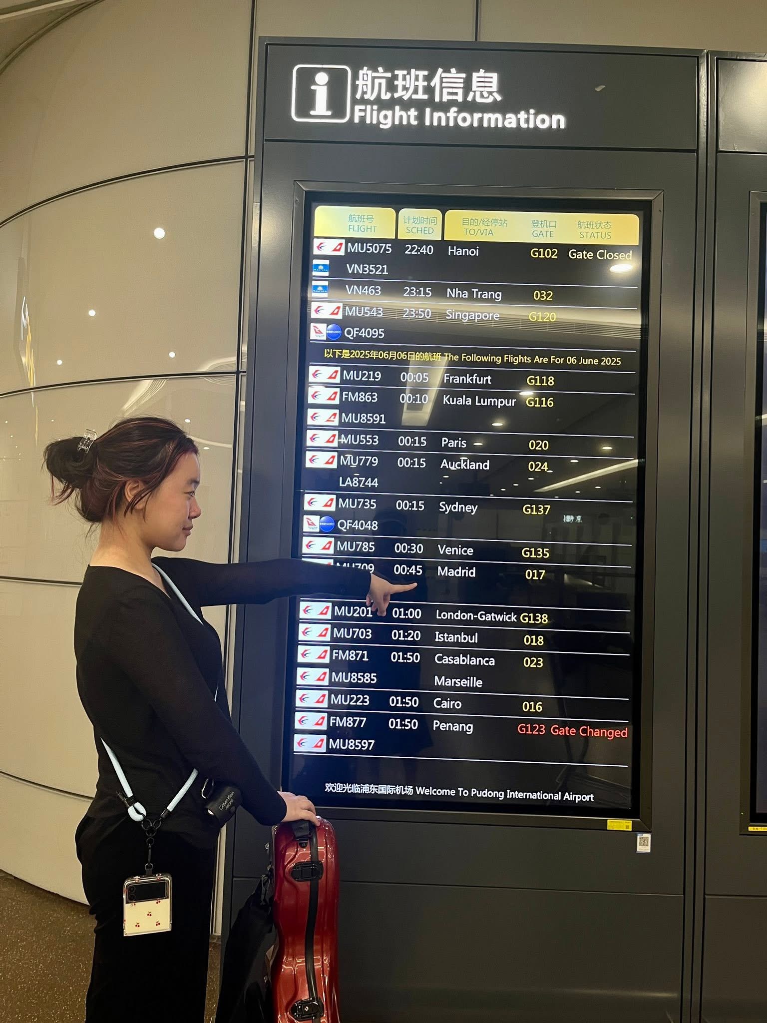Ruby Ngọc Minh arriving for her journey to Spain