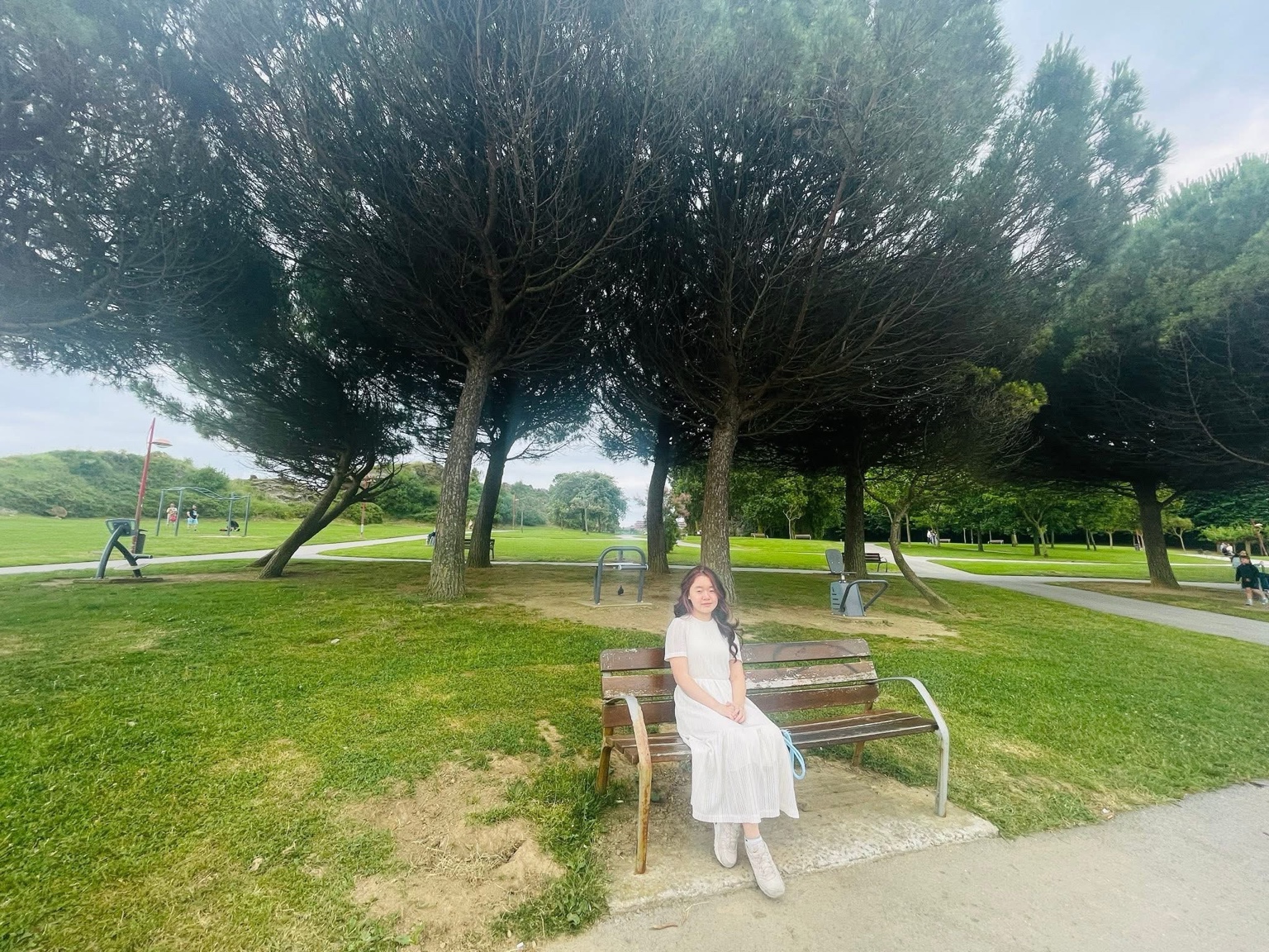 Ruby Ngọc Minh in a Salamanca park